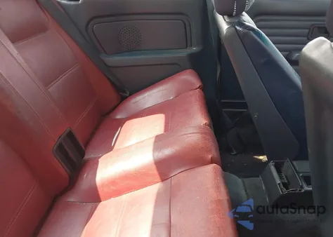 1991 BMW 325 Ic Automatic z USA, uszkodzony, nr VIN WBABB2315MEC25347